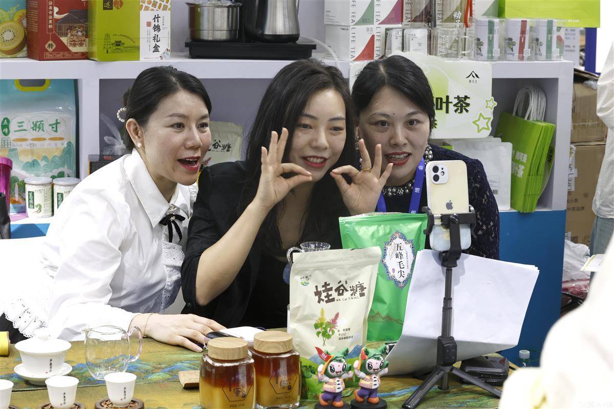 威尼斯在线官方网站
